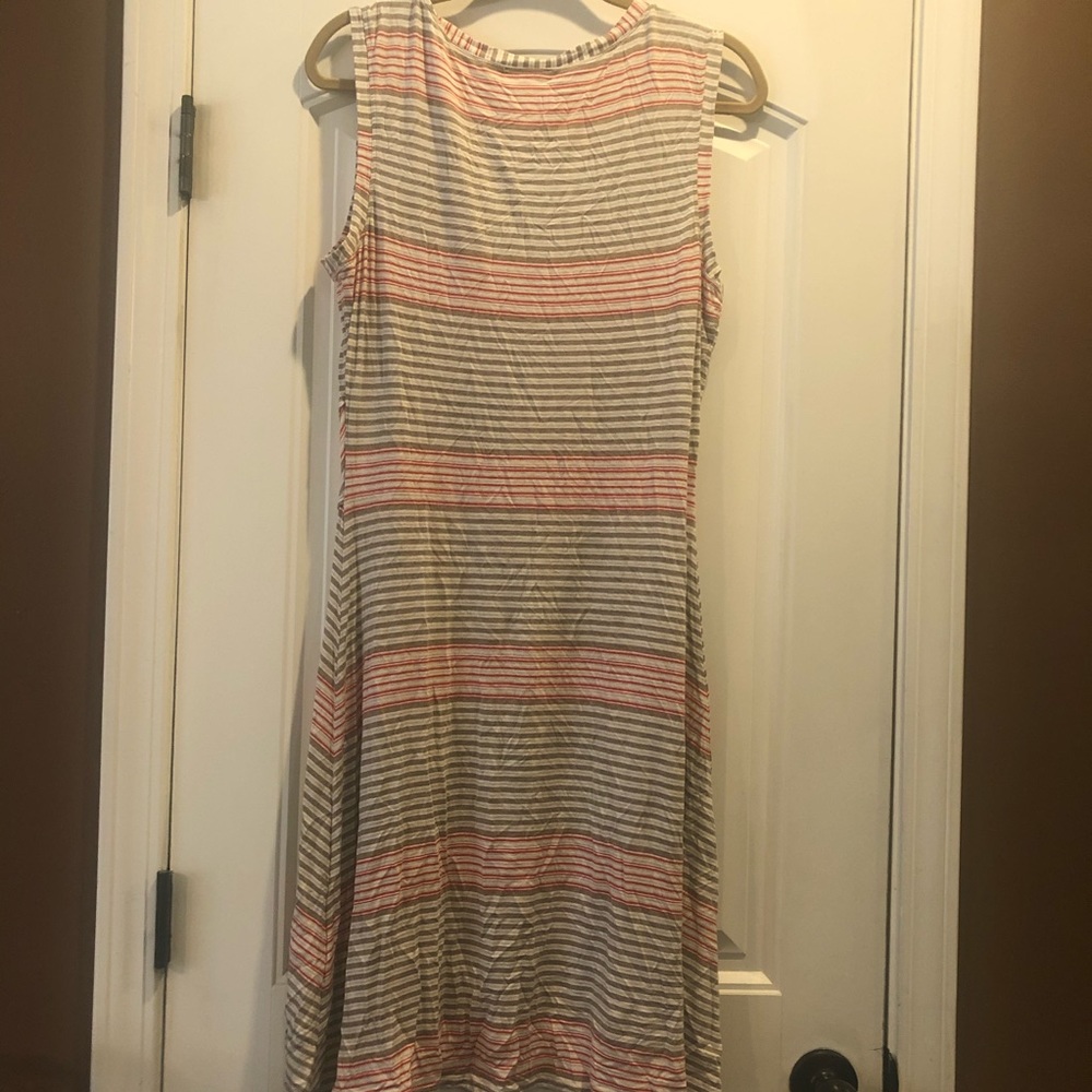 Dress - Picture 3 of 3